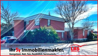 Gebäudekomplex Wohnhaus und Arztpraxis: Großzügige Residenz oder Steuersparmodell für Pflegebetriebe