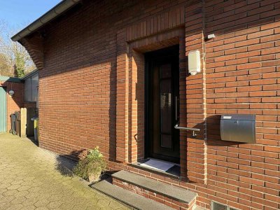 Zweifamilienhaus mit großem Garten und Ausbaupotenzial in Nettetal