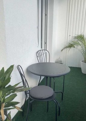 Stilvolle, lichtdurchflutete 2-Zimmer-Wohnung mit Südbalkon& ruhigem Innenhof – Beim Fürstenplatz.