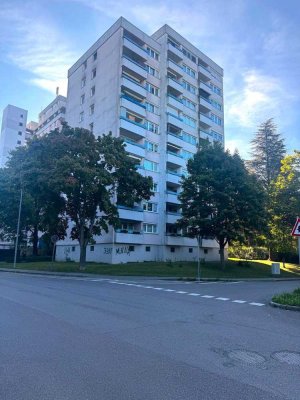 Großzügige 5-Zimmer-Wohnung mit Balkon, Aufzug und Tiefgarage in Waiblingen