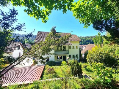 Vielseitiges Zweifamilienhaus - bis zu 4 WE - direkt am Wald!