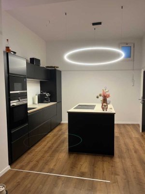 TOP 2-Zi Wohnung mit Loft-Charakter auf ca. 85 qm, High-Class Küche, KERNSANIERT, SmartHome, Fußbode