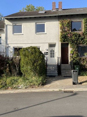 Kompaktes Reihenmittelhaus in beliebter Wohnlage Lützelsachsens (Erbpacht)