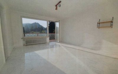 Schicke 1-Zimmer Wohnung mit Balkon im Villenviertel