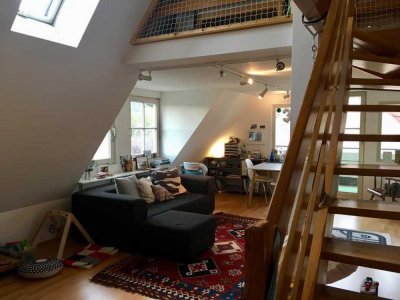 Lichtdurchflutete Maisonette mit gemütlicher Loggia