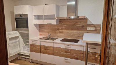 IBK-Land: Gemütliche 2 Zi. Whg. mit Balkon, Gartenanteil und 2 AAP!