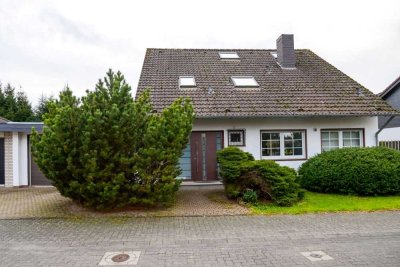 EINFAMILIENHAUS MIT VIEL RAUM UND MÖGLICHKEITEN - AUCH MIT ZWEI GENERATIONEN NUTZBAR - SCHÖNE LAGE