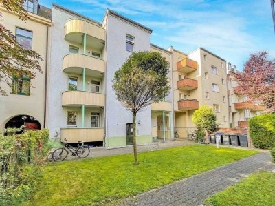 Vermietete 2-Raum-Wohnung mit großem Wohnbereich, Balkon und modernem Schnitt im sanierten Altbau
