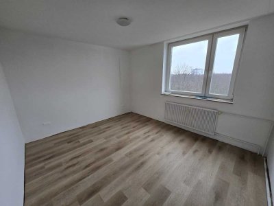 Gepflegte 3‑Zimmer Wohnung mit 2 Balkonen im 6. OG in Homberg