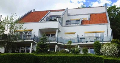 Ebingen: Moderne stadtnahe 2,5 Zi - EG Wohnung mit großer Terrasse und XXL Garage