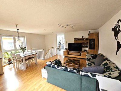 Geschmackvolle 2,5-Raum-Maisonette-Wohnung mit Einbauküche und Terasse in Aidlingen