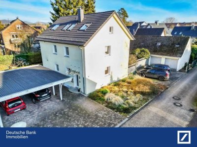 Exklusives Zweifamilienhaus in Oerlinghausen – Modernes Wohnen mit idyllischem Gartenparadies