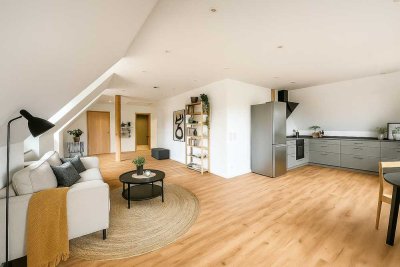 Vollständig sanierte 3-Zimmer-Wohnung mit Balkon, TG-Stellpl, Dachspitz bed. ausbaubar, Erstbezug