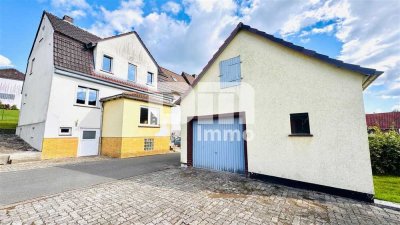 Modernisiertes Einfamilienhaus mit großer Garage in ruhiger Lage mit Panoramablick