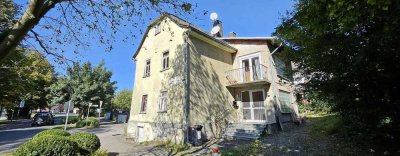 Sanierungsbedürftiges Zweifamilienhaus in Top Lage von Weilrod