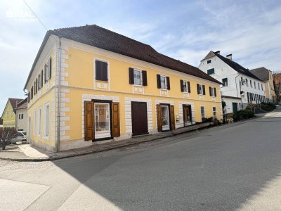 Großzügiges Wohlfühlwohnen in diesem Anwesen mit Stil und Geschichte