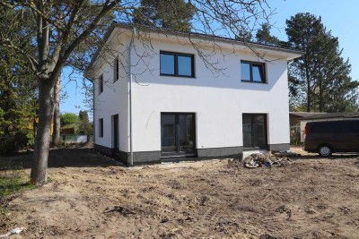 PROVISIONSFREI | TOP Neubau-Stadtvilla mit 5 Zimmern auf 607 qm ruhigen Hinterliegergrundstück !