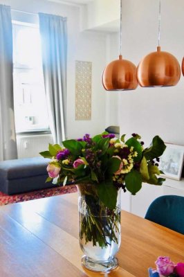 Entzückende Wohnung in Köln-Junkersdorf! gr. Balkon, Parkett, TG-Stellpl., Aufzug, EBK uvm.