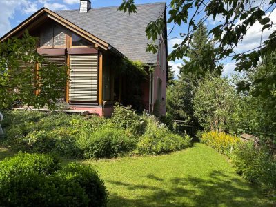 Naturidyll mit Wintergarten - charmantes Einfamilienhaus in Nordhalben