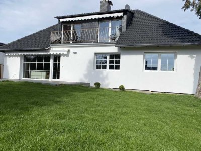 Preiswertes, modernisiertes 7-Raum-Einfamilienhaus mit geh. Innenausstattung und EBK in Wachtberg