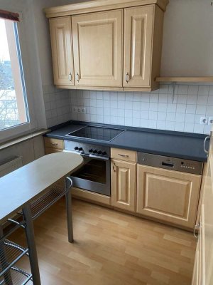 Charmante 2-Raum-Wohnung mit Einbauküche & Loggia