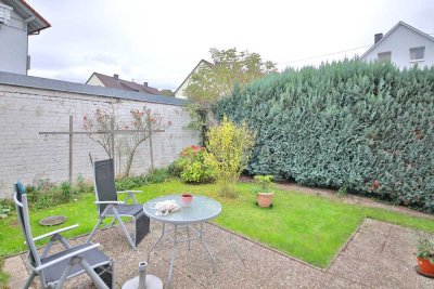 Funktionale 2-Zimmer-Wohnung mit Garage und großer Lagerhalle – solides Objekt mit Potenzial