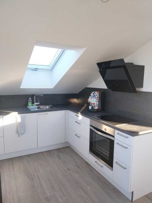 Moderne, lichtdurchflutete 1- Zimmerwohnung in ruhiger Lage