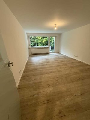 Sanierte Erdgeschosswohnung mit Balkon in ruhiger Seitenstraße in direkter Nähe zur "Neuen Mitte"