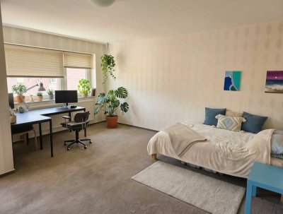 Braunschweig: Vermietete 2-Zimmer-Wohnung mit Loggia – Renovierungsobjekt mit viel Potenzial.