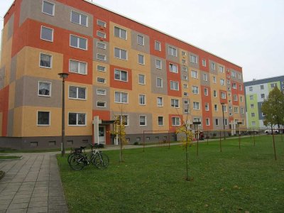 Nähe Finsterwalde --- 2 Raum Wohnung  Bad mit Wanne und Balkon