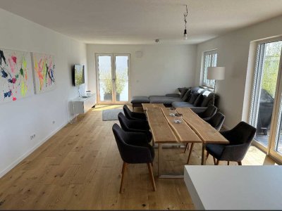 Exklusive, neuwertige 3-Raum-Wohnung mit gehobener Innenausstattung mit EBK in Ingolstadt