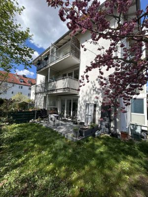 Gemütliche 2-Raum-Wohnung mit Balkon im gepflegten Mehrfamilienhaus in Elbnähe