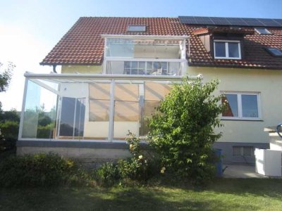 Neurenovierte 3,5 Zimmerwohnung mit Poolbenutzung, Garten und Wintergarten