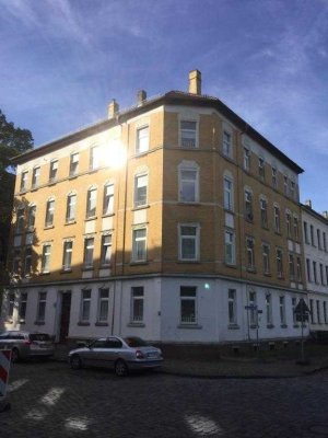 Auf gute Nachbarschaft: günstig geschnittene 2,5-Zi.-Wohnung
