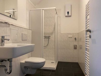 Von privat - zentral, hell, mit EBK, Terrasse,  1,5-Zimmerwohnung