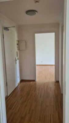 Hell, ruhig, bezugsfertig, provisionsfrei - 2 Zi. München Moosach, Grenze Untermenzing