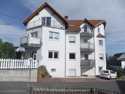 Bad Schwalbach-Lindschied: Moderne Wohnung 3ZKB mit Terrasse u. kleinen Garten