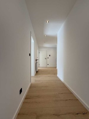 Erstbezug nach Sanierung mit Balkon und EBK: Exklusive 3-Zimmer-Wohnung mit geh. Innenausstattung