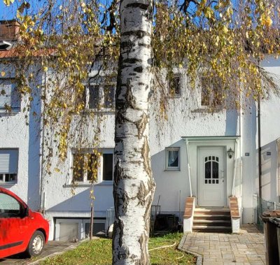 Großzügige 2,5-Zimmer-Wohnung mit Wintergarten und Terrasse in Augsburg