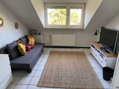 Ansprechende und gepflegte 1-Zimmer-DG-Wohnung in Mannheim-Neckarau