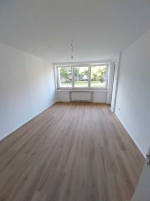 Erstbezug nach Sanierung einer 3 Zimmer Wohnung mit Terrasse in Duisdorf
