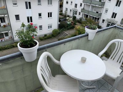 Geschmackvolle 1-Raum-Wohnung mit Balkon und EBK in Freiburg