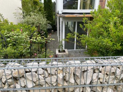 Moderne 3-Zimmer-Wohnung mit Wintergarten, hochwertiger Küche und barrierefreie € - 102 m² - 3.0 Zi.