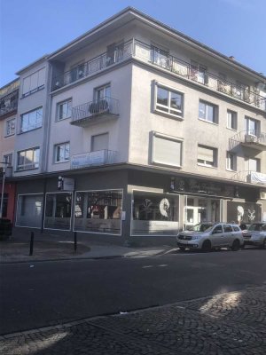 Vollständig renovierte 1,5-Zimmer-Wohnung mit Balkon und Einbauküche in Zweibrücken
