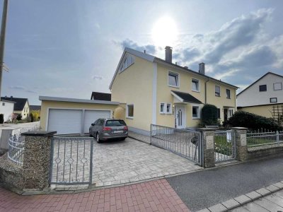 Bezugsfreie Doppelhaushälfte in Ebermannsdorf inkl. PV-Anlage