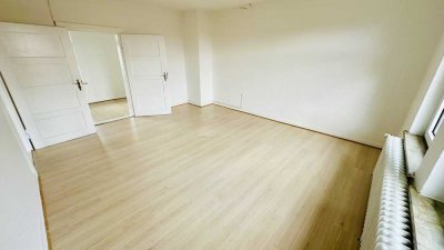 Frisch renovierte 4-Zimmer-Wohnung mit Gäste-WC und Hof in zentraler Lage von Meinersen - 130 m²