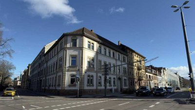 Attraktive Investitionsmöglichkeit: Vielseitige Immobilien auf der 
Kriegsstraße / Ecke Lammstraße