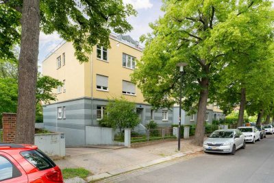 3-R-ETW mit gemütlicher Terrasse, Gäste-WC und TG-Stellplatz. Perspektivisch frei werdend.