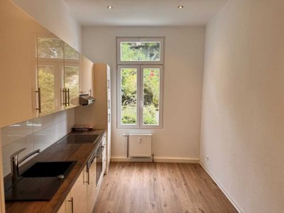 ERSTKLASSIG AUSGESTATTETE 3-ZIMMER-WOHNUNG IM ZENTRUM - NÄHE KURPARK - SUCHT NETTE MIETER !!!