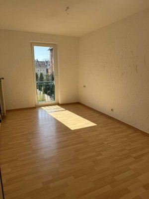 Renovierte 2-Zimmer Wohnung mit Balkon